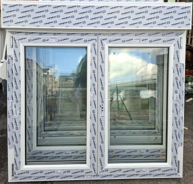 Dvokrilni prozor 140 x 140 sa Roletnom