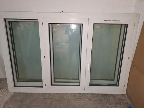 Trokrilni prozor 214 x 138 - levo fix