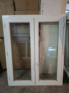 Dvokrilni PVC prozor